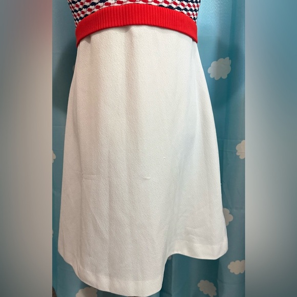 Vintage polyester fit n flare striped red, white, blue collared dress. - Picture 6 of 7